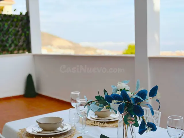 Bajo elevado con gran terraza, vistas al mar y parking priva - foto 2