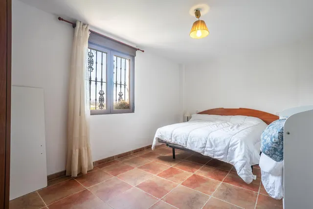 Casa con parcela en perfecto estado — 42