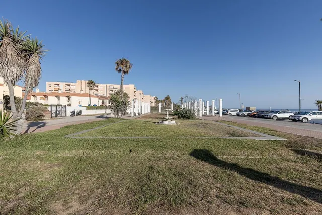 Fantástica casa en pleno paseo marítimo de Salobreña. - foto 3