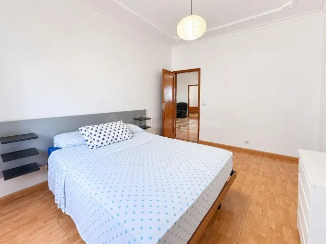 Vivienda de cuatro dormitorios con balcón en Arucas - Santid - foto 4