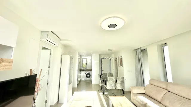 APARTAMENTO EN ZONA PRIVILEGIADA DE BENIDORM, 2 HAB Y 2 BAÑO - foto 3