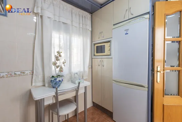Casa independiente a 5 minutos de Granada en buen estado para entrar a vivir — 25