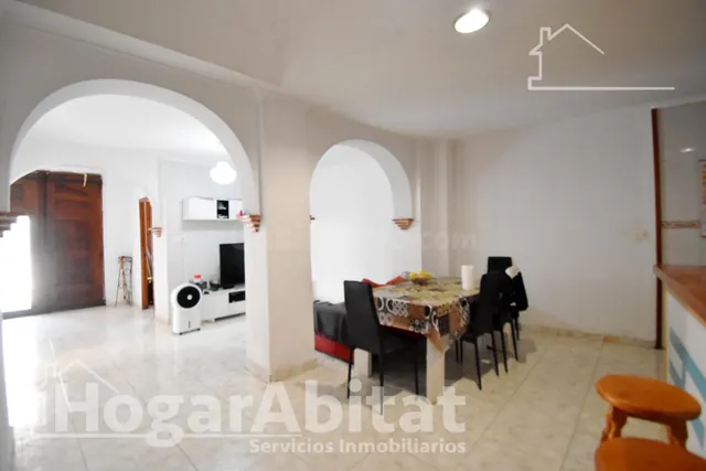 ESPACIOSA CASA CON TERRAZA EN EL HISTÓRICO CASCO ANTIGUO — 2