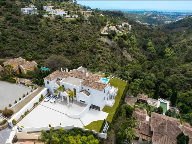 STUNNING CONTEMPORARY-ANDALUSIAN MANSION IN BENAHAVÍS - foto 3