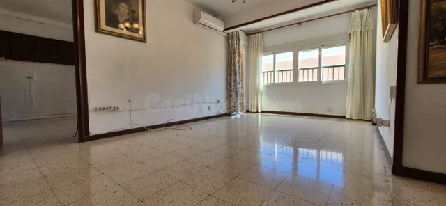 Amplío piso situado junto al mar entre el centro de Fuengiro - foto 2