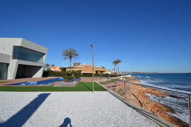 IMPRESIONANTE VIVIENDA INDEPENDIENTE EN CABO ROIG !!!