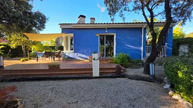 Chalet con piscina en Eurovillas - foto 5