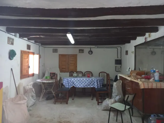 OCASION FINCA RUSTICA DE REGADIO CON VIVIENDA A 1,5 kM. DE M - foto 2