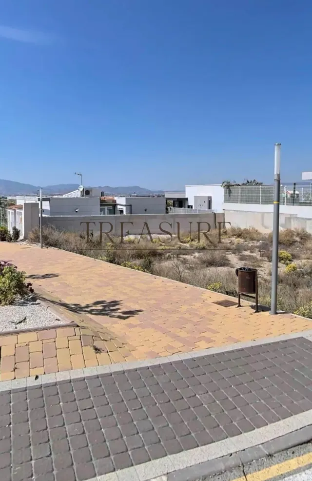 Terreno en venta en la prestigiosa urbanización La Quinta (M - foto 2