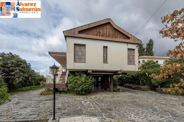 Gran casa con parcela y piscina en Cájar — 30