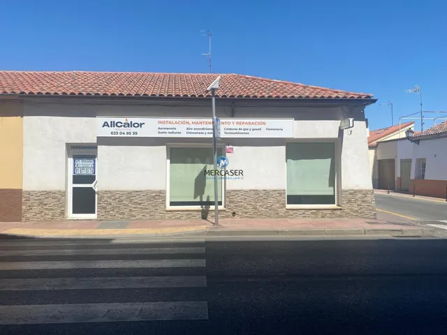 Local comercial en alquiler, situado en calle Ferraz. Alcala - foto 2