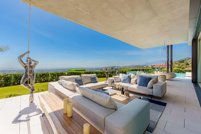 VILLA DE LUJO EN URBANIZACIÓN LA QUINTA, BENAHAVIS — 10