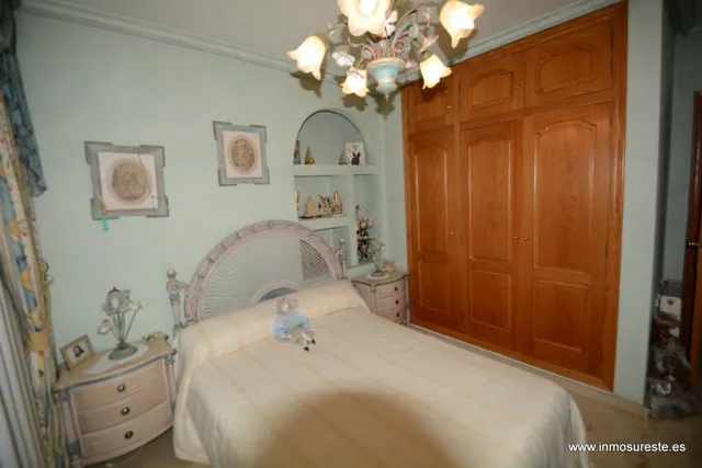 ¡¡ GRAN OPORTUNIDAD. VIVIENDA CÉNTRICA EN ORIHUELA !! Piso de 102 m2. construidos, distribuidos en 3 habitaciones, 2 baños. Zona Centro de Orihuela. — 11