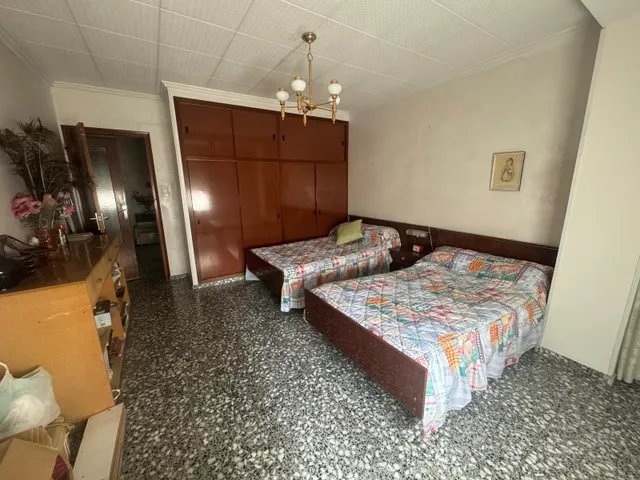 Edificio de dos apartamentos con terraza y garaje — 33