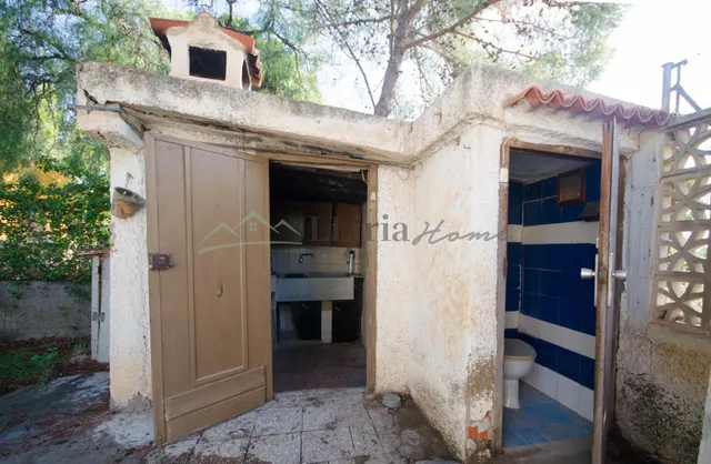 Ref. 04405.- EXCLUSIVA.- Chalet independiente con piscina en Urb. Camp Llíria. — 39