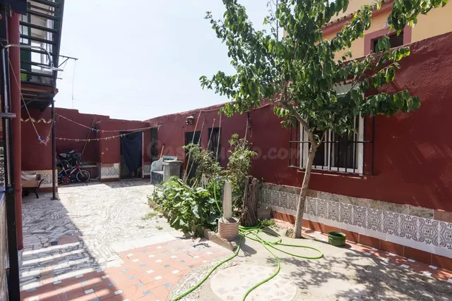 Casa independiente de dos plantas con infinitas posibilidade - foto 2