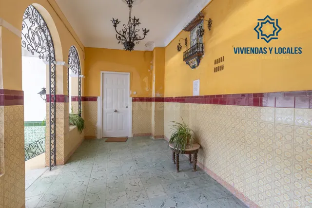 Edificio en venta completo junto a Gran Vía- Bajo Albaicín — 2