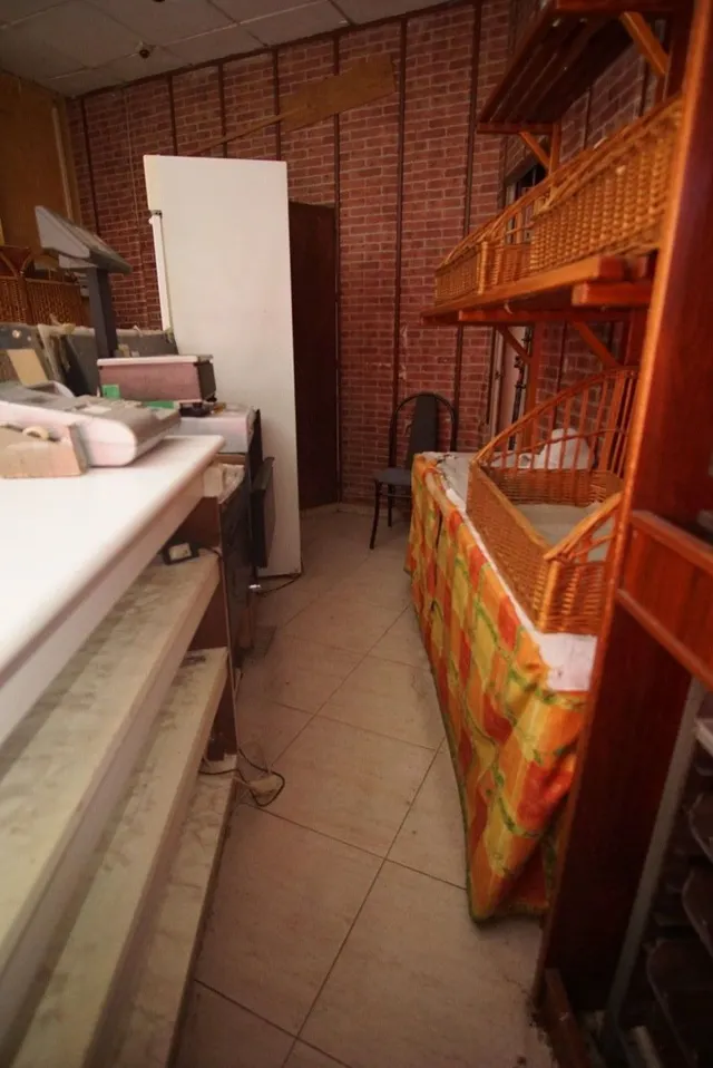 EN VENTA LOCAL COMERCIAL EN LA LLAGOSTA!! — 10