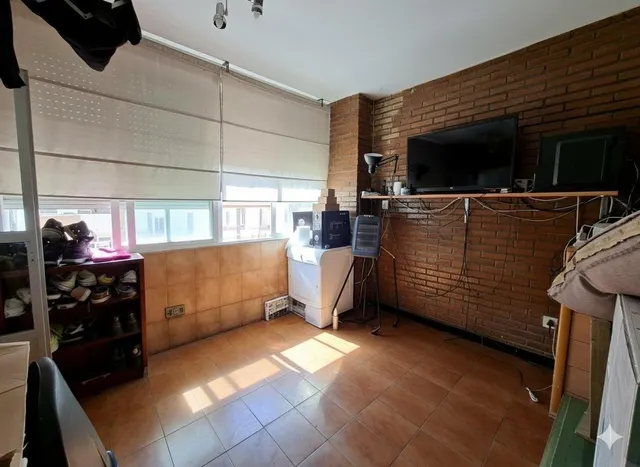 Piso en venta de tres dormitorios, baño y garaje en san roque — 3