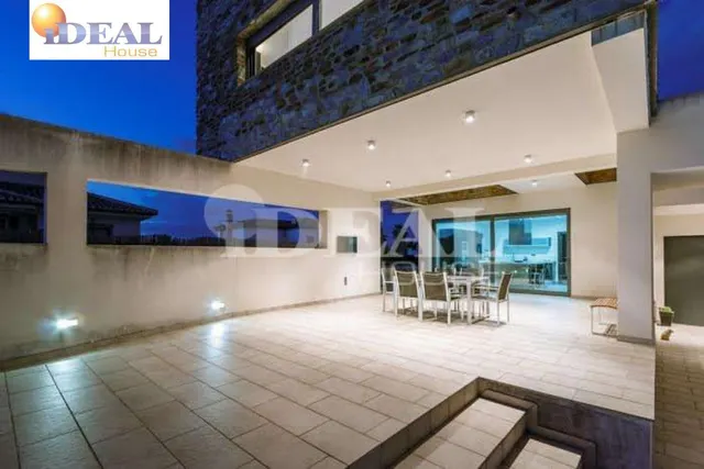 Ref.: A8488G7. Increible chalet de lujo y diseño, parcela 1500 m2,  piscina propia, pista de padel. — 3