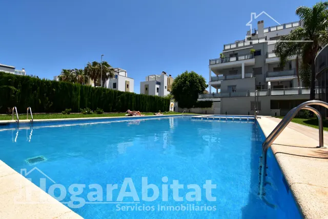 SEMINUEVO CON TERRAZA, PISCINA Y GARAJE — 22