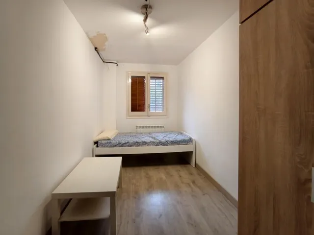 PISO DE 100 m2 CON 4 habitaciones EN LA ZONA DEL ESCORXADOR — 11