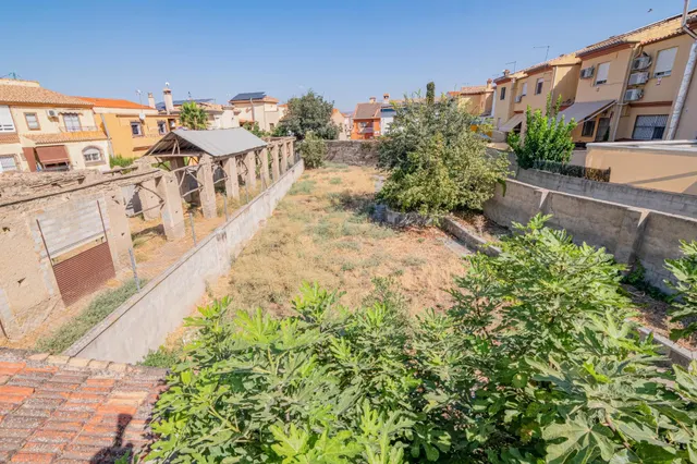 Gran casa de pueblo con terreno, en Ambroz (1260 m2 de parcela) — 38
