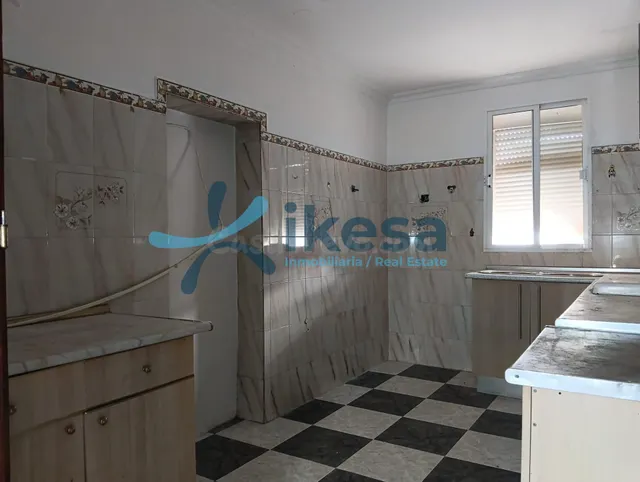 Vivienda en planta primera para reforma integral en Utrera