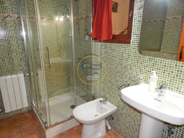 OPORTUNIDAD, CASA REFORMADA CON PISCINA Y OTRAS COMODIDADES. — 30