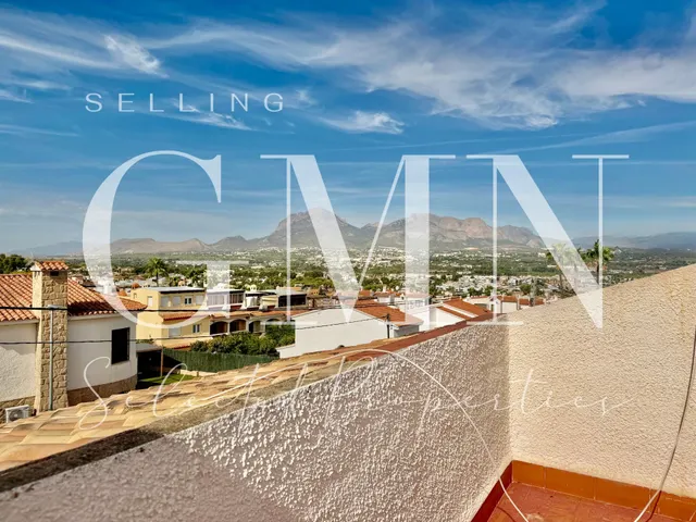 EXCELENTE VILLA EN ESQUINA EN ALBIR | MÁS PRIVACIDAD, LUZ Y GRAN POTENCIAL — 45