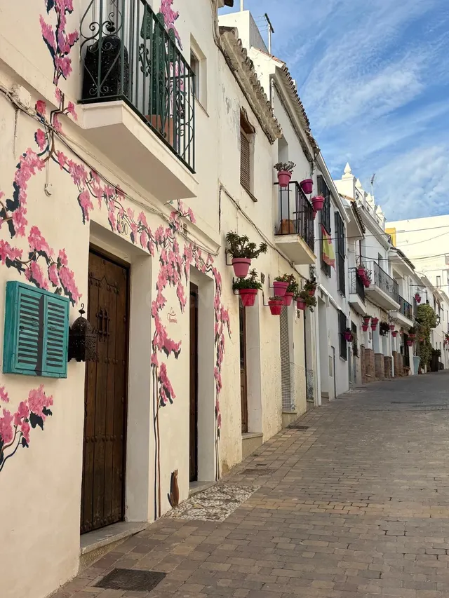 Apartamento a reformar en el Casco Antiguo de Estepona – Ideal para inversión — 4