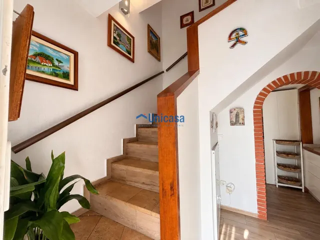 Casa con 3 dormitorios, espacio trasero y muchas posibilidades — 10
