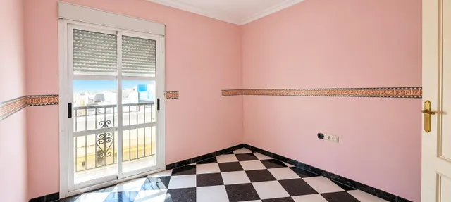 Plaza de mina – Cádiz - ¡ exterior con balcones a la calle ! — 18