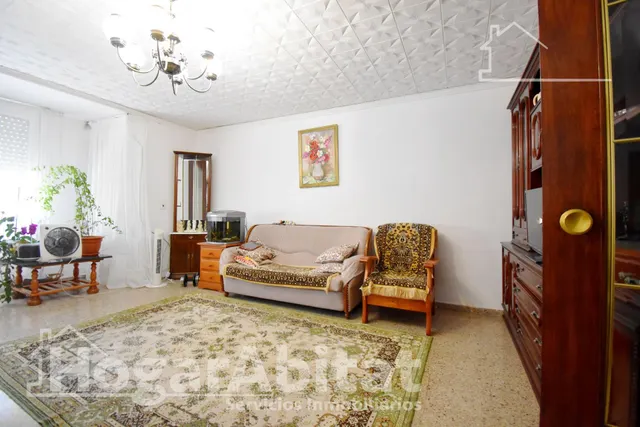 ¡4 DORMITORIOS! MUY AMPLIO CON BALCÓN EN EL CENTRO — 10