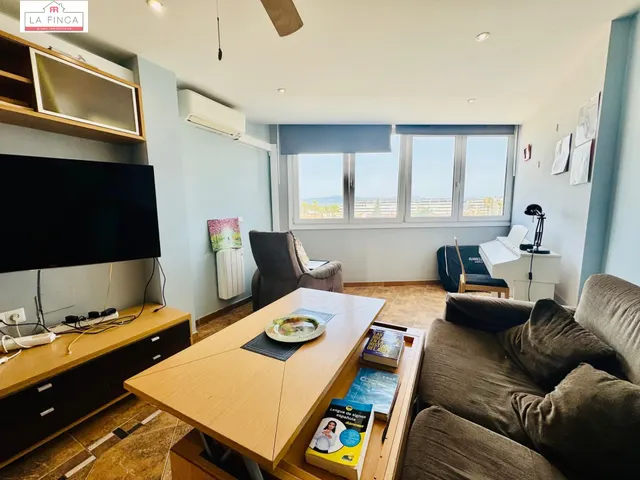 2 dormitorios con piscina y parking a 150m de la playa — 10