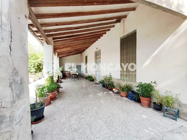 Fantástica casa rural con terreno muy cerca de la ciudad de 