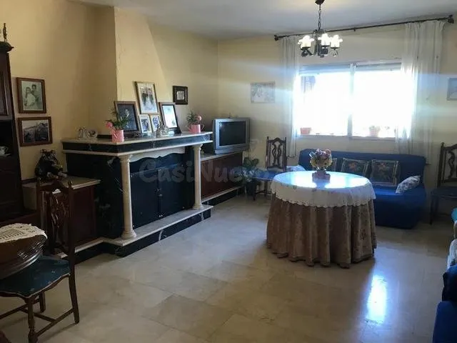 HIPOTECABLE - GRAN PARCELA CON 2 CASAS, VARIAS NAVES, UNA PA - foto 5