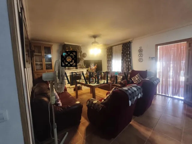 GRAN CHALET INDEPENDIENTE EN PARCELA DE 1.000 m2 CON PISCINA - foto 5