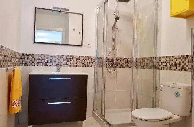 Los Cristianos. Piso 1 habitación en complejo cerrado con piscina — 7