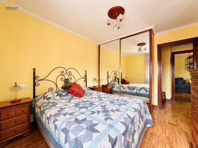 Piso en venta en El Coto, Gijón - foto 2