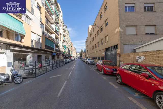Estupendo piso  en la última planta en calle doctor azpitarte — 41