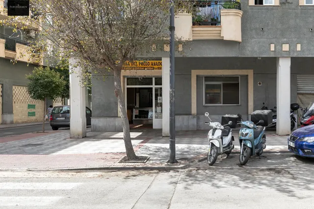 Oportunidad en Atarfe, local de origen de 222m2 — 18