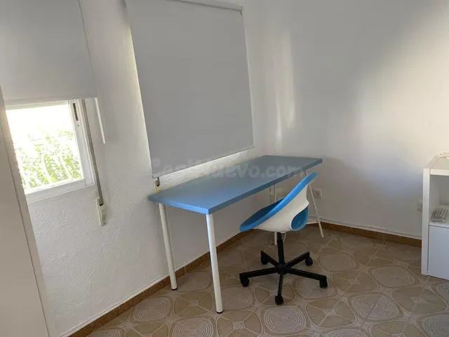 Piso para estudiantes en La Chana (Calle Sagrada Familia) – 4 habitaciones exteriores, aire acondicionado y muy luminoso (REF: DLR 870) — 23