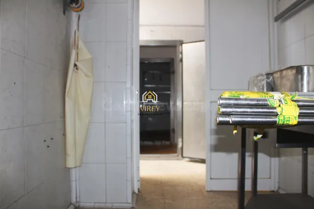 Oportunidad Única: Transforma un Espacio Comercial en Tu Hog - foto 4