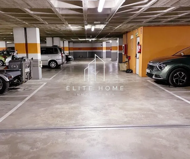 PLAZAS DE GARAJE EN VENTA EN ZONA CENTRO - foto 2