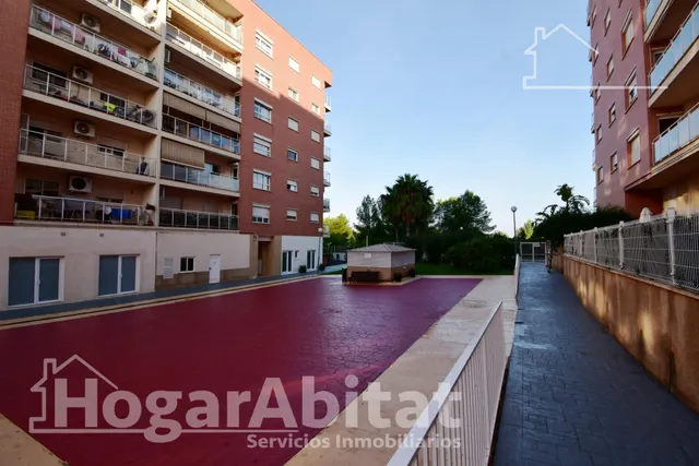 Luz, amplitud y confort familiar en este exclusivo piso esquinero en residencial con piscina, garaje y trastero — 45