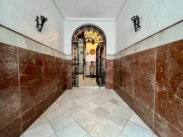 C. EXCLUSIVA CASA EN LA JUDERÍA A 5 MINUTOS DE LA MEZQUITA-CATEDRAL CON GARAJE Y ASCENSOR — 2
