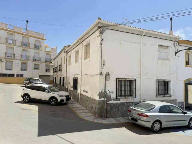 Casa con Potencial de Doble Vivienda - foto 3
