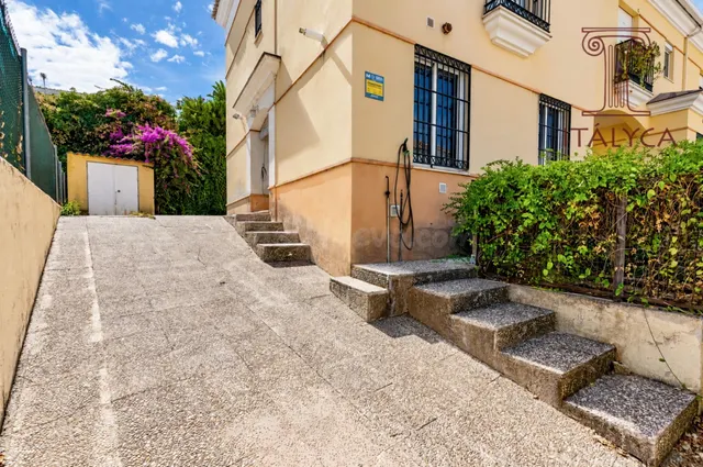 Chalet pareado con jardín, buhardilla y garaje en Montelar | - foto 3