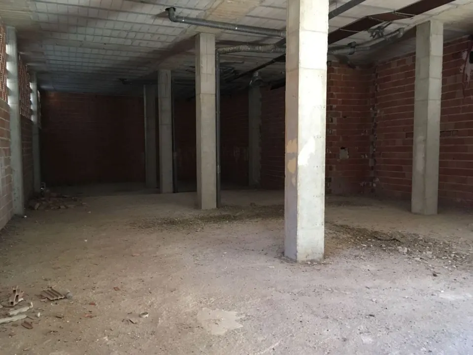 ++LOCAL EN ESQUINA CENTRICO EN MOLINA DE SEGURA++ 240M2